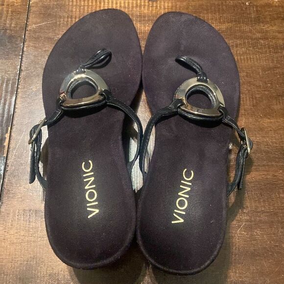 Vionic Women’s US 7 Orchid BLACK Leather Medallion sandal - Picture 6 of 6